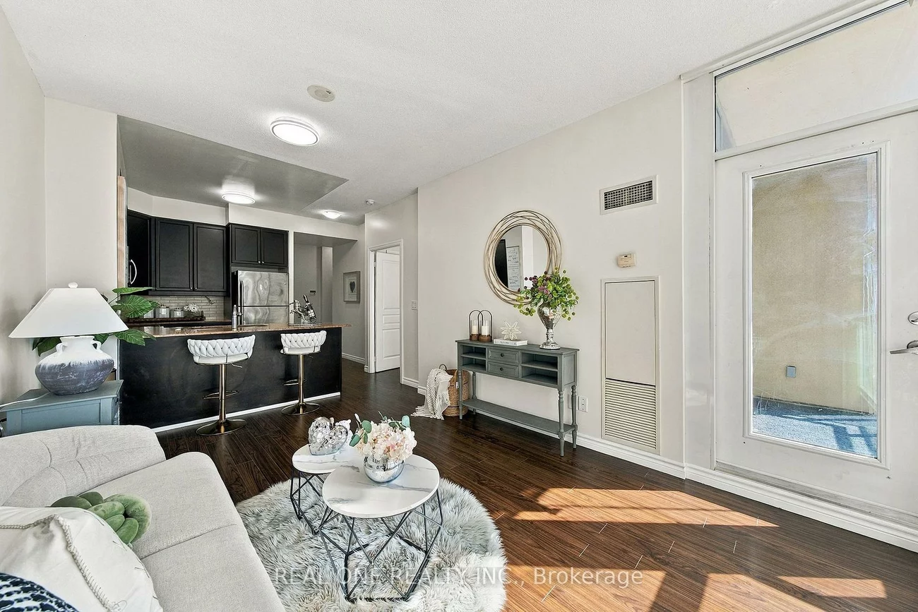 225, Webb, City Centre, Mississauga