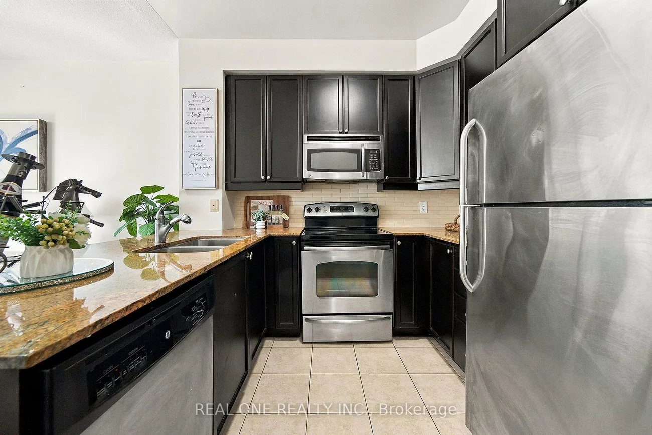 225, Webb, City Centre, Mississauga
