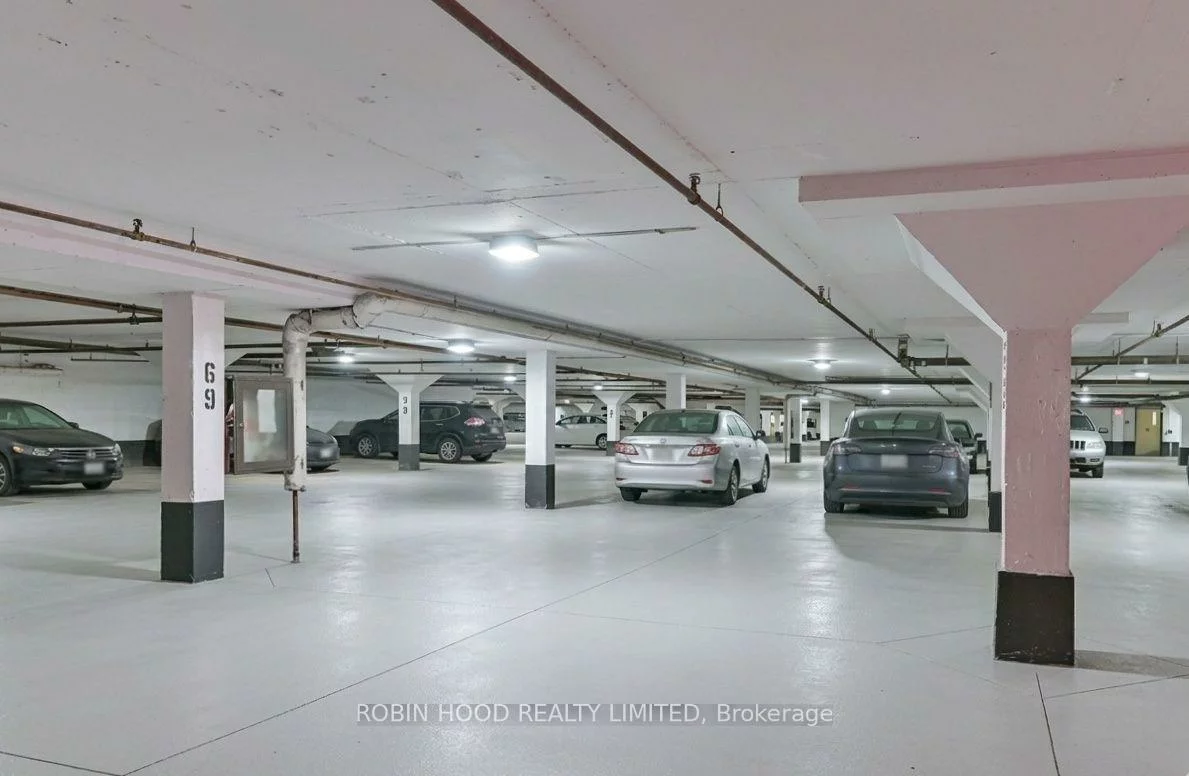 355, Rathburn, Airport Corporate, Mississauga