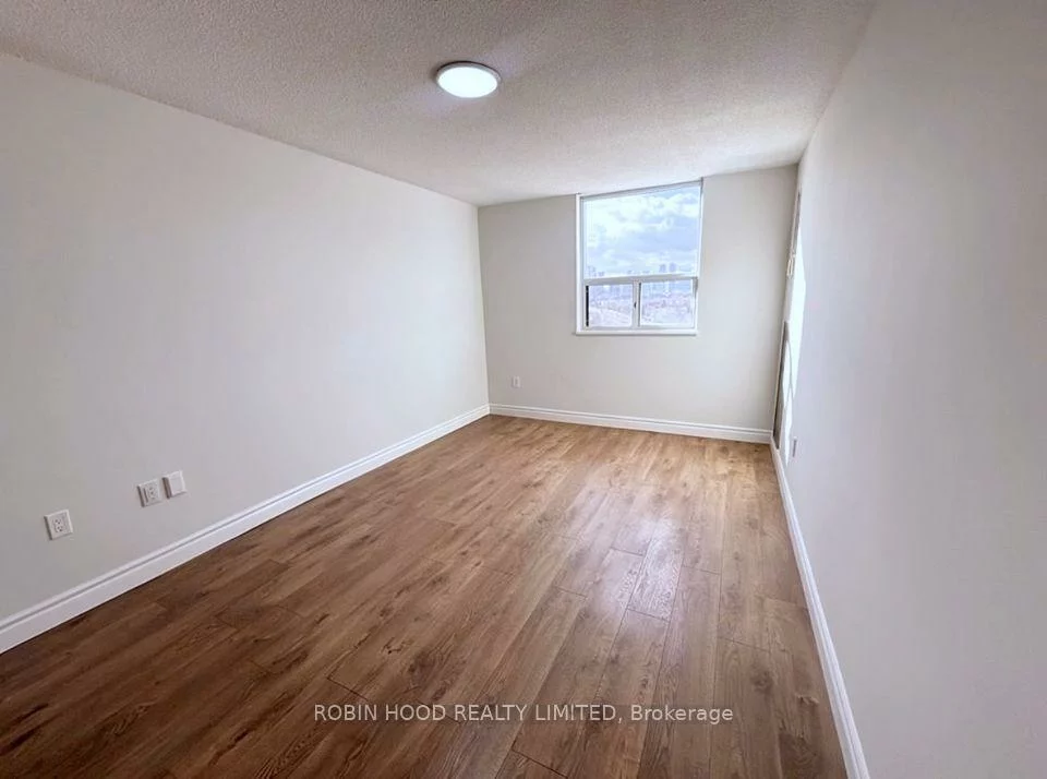 355, Rathburn, Airport Corporate, Mississauga