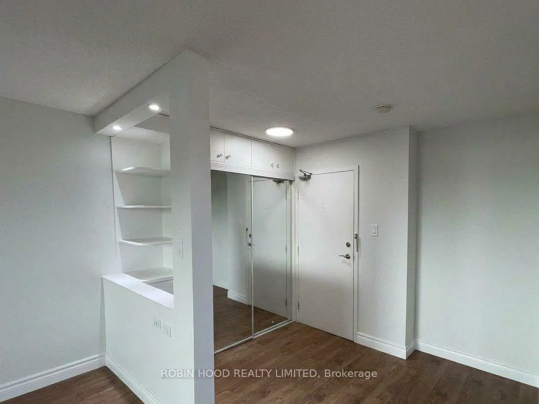 355, Rathburn, Airport Corporate, Mississauga