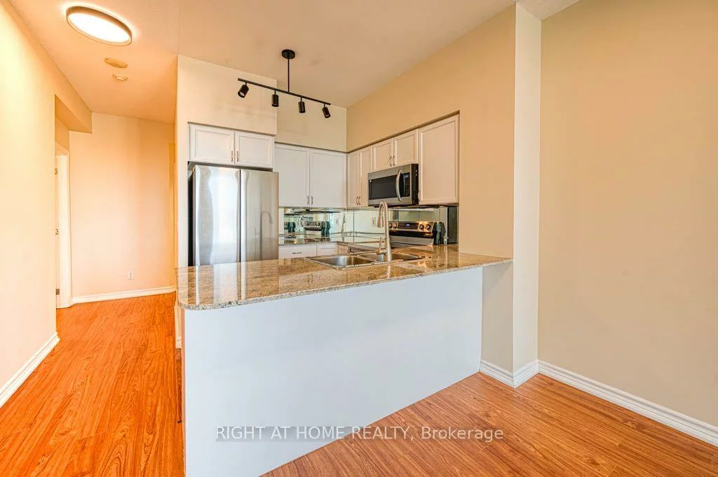 388, Prince Of Wales, City Centre, Mississauga