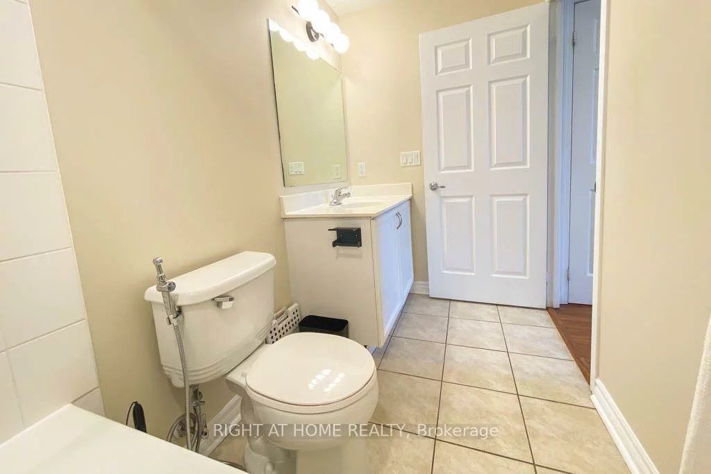 388, Prince Of Wales, City Centre, Mississauga