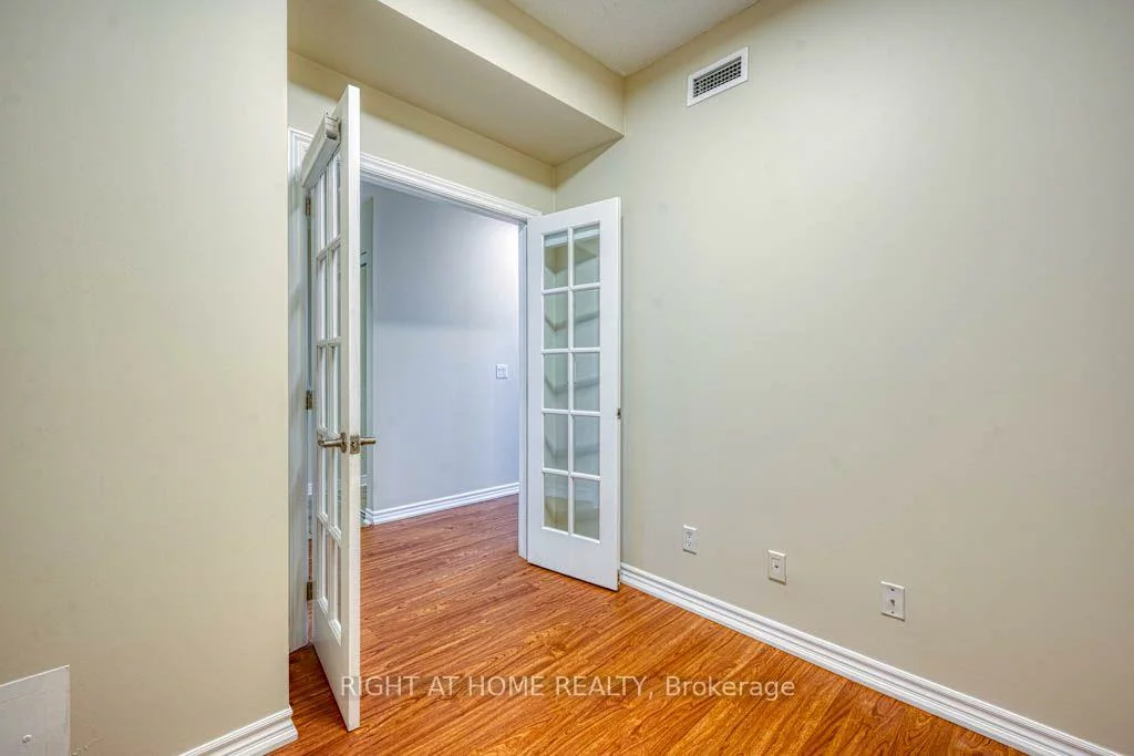 388, Prince Of Wales, City Centre, Mississauga