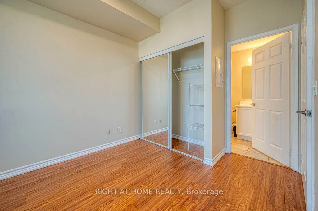 388, Prince Of Wales, City Centre, Mississauga