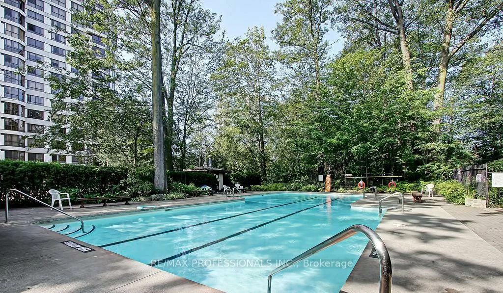 1271, Walden, Clarkson, Mississauga