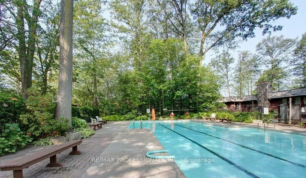 1271, Walden, Clarkson, Mississauga