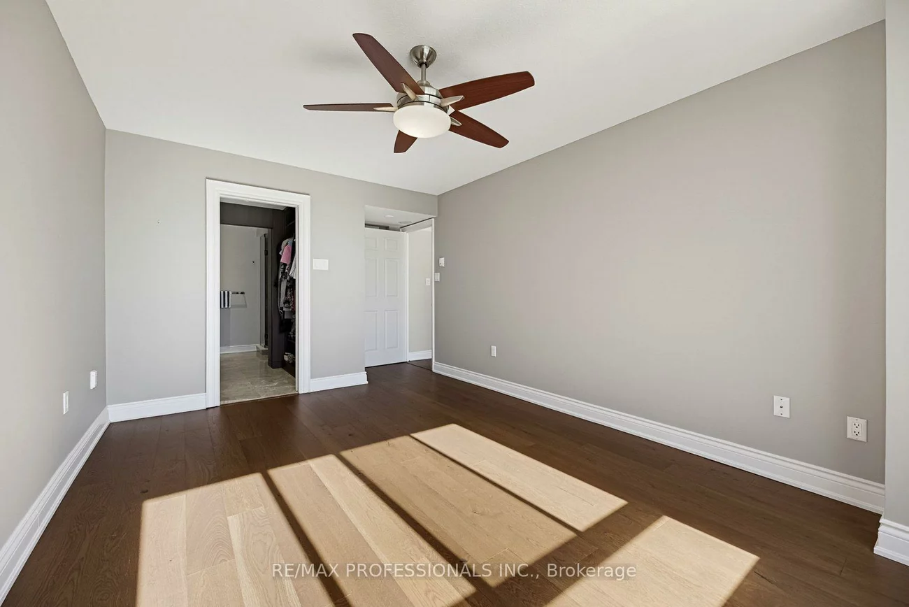 1271, Walden, Clarkson, Mississauga