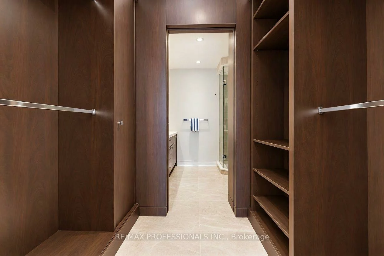 1271, Walden, Clarkson, Mississauga