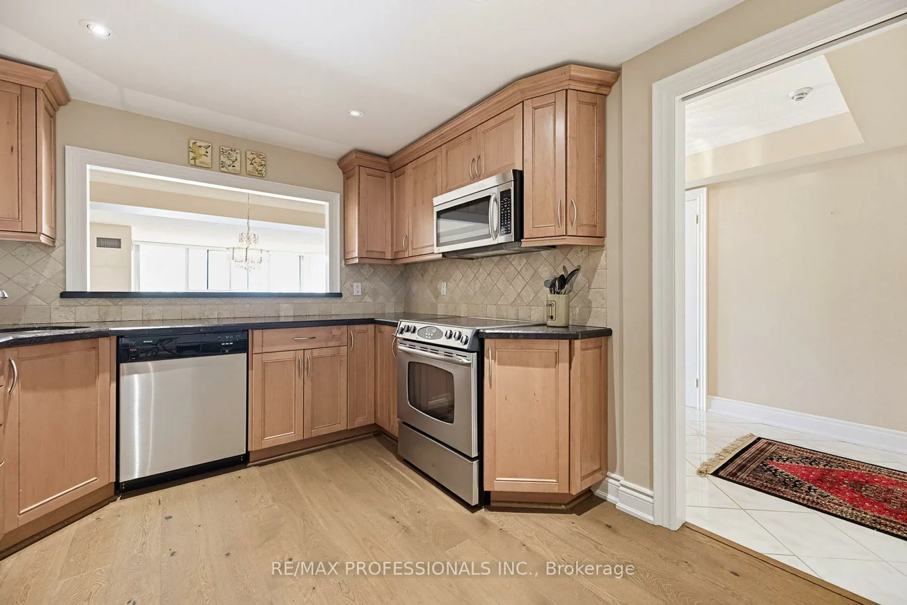 1271, Walden, Clarkson, Mississauga