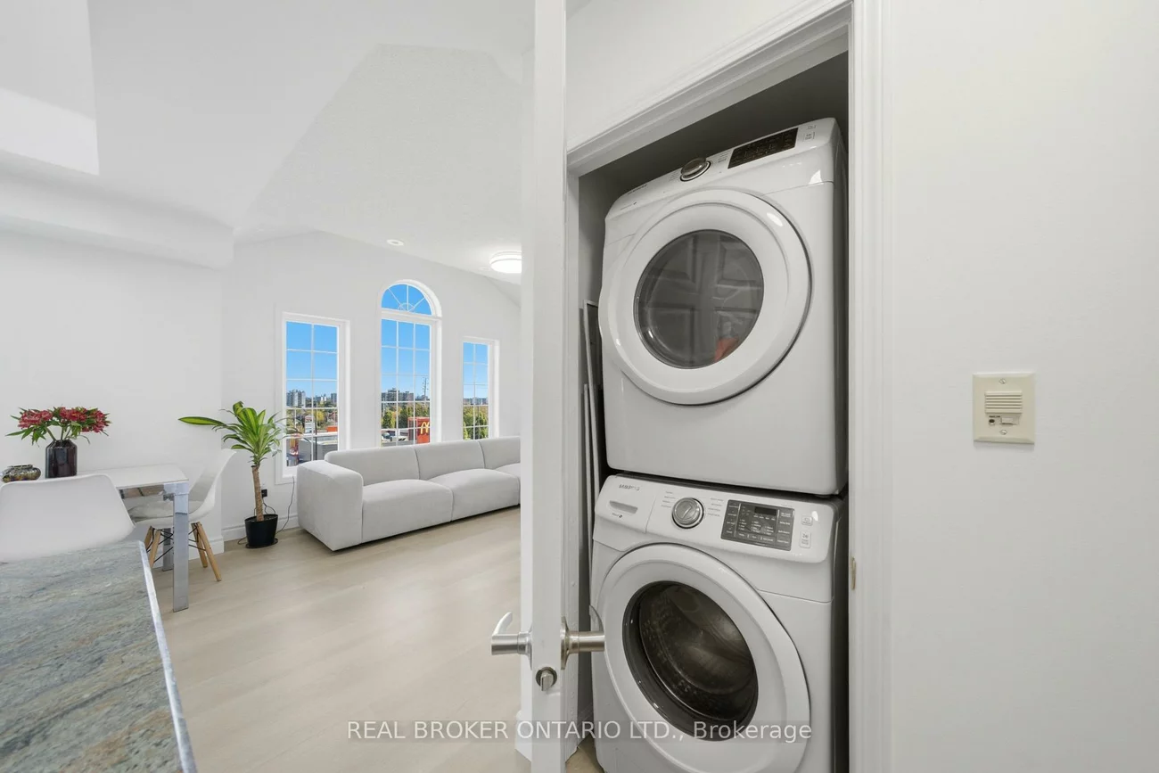 3026, Clayhill, Cooksville, Mississauga