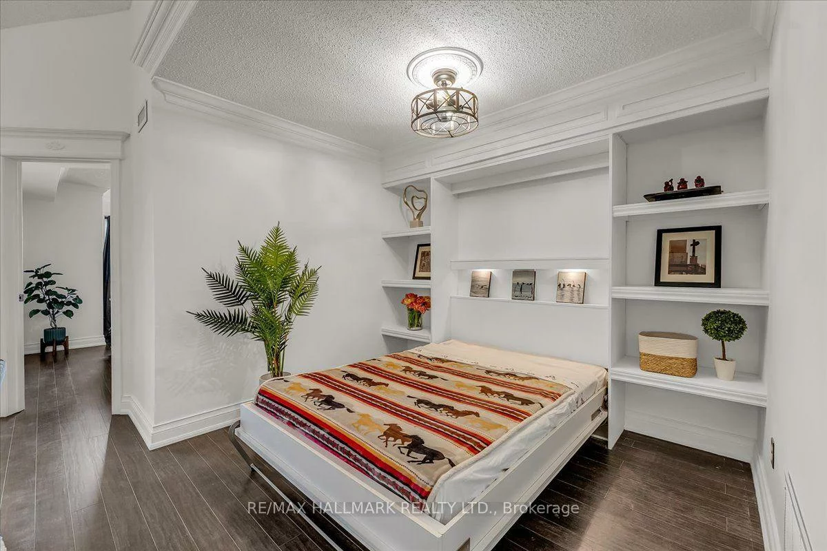 109, Bristol, Hurontario, Mississauga