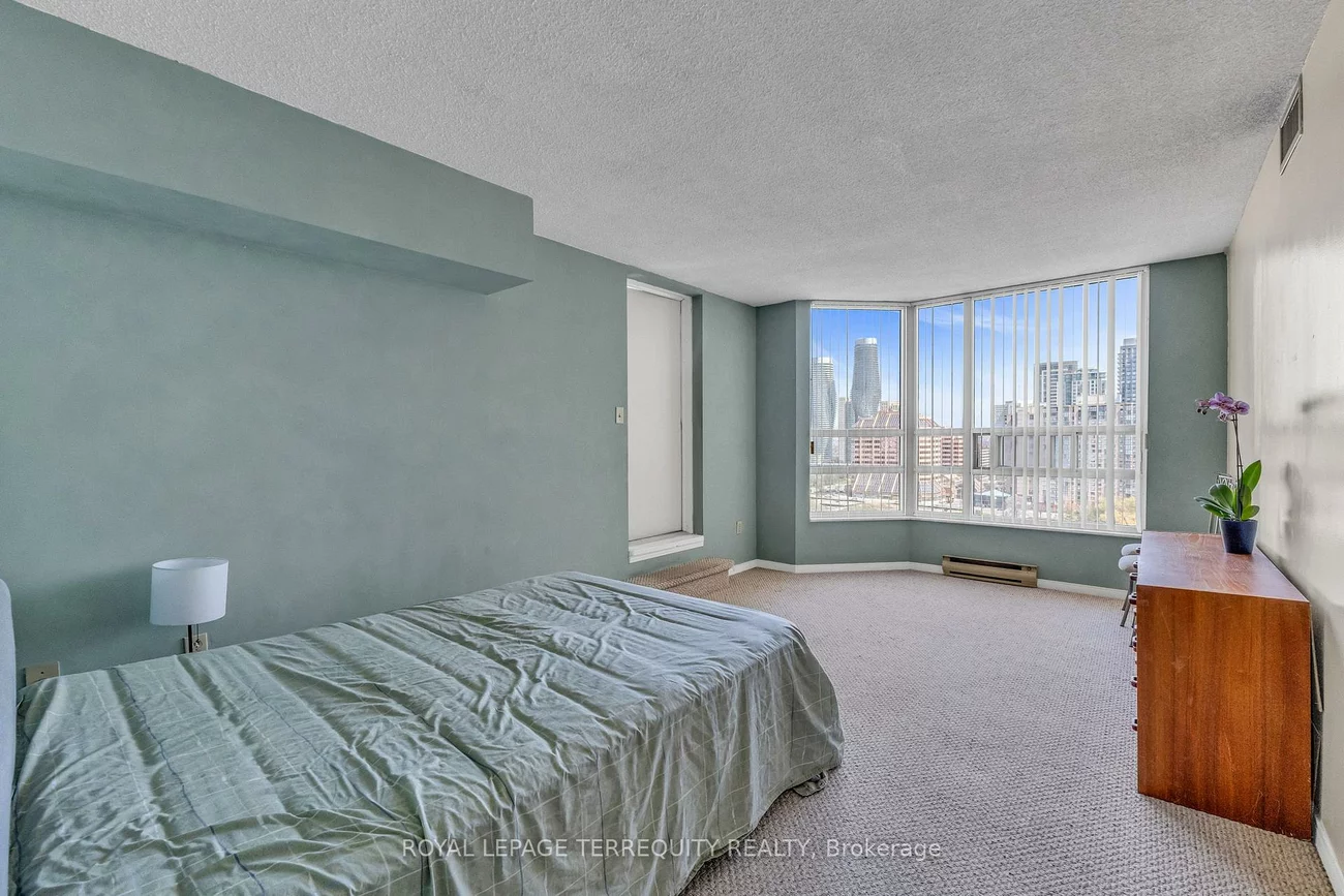 250, Webb, City Centre, Mississauga