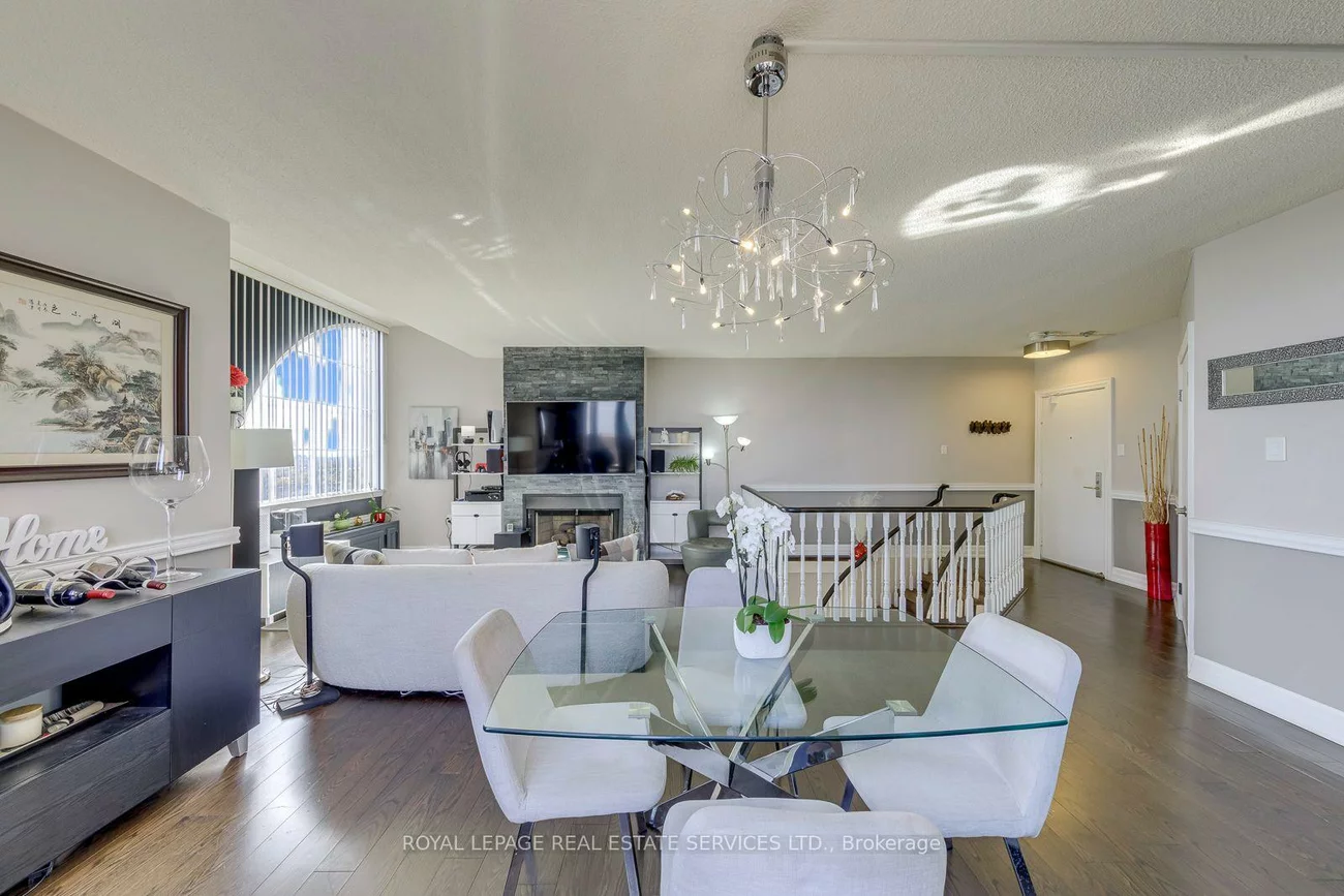 25, Fairview, Fairview, Mississauga