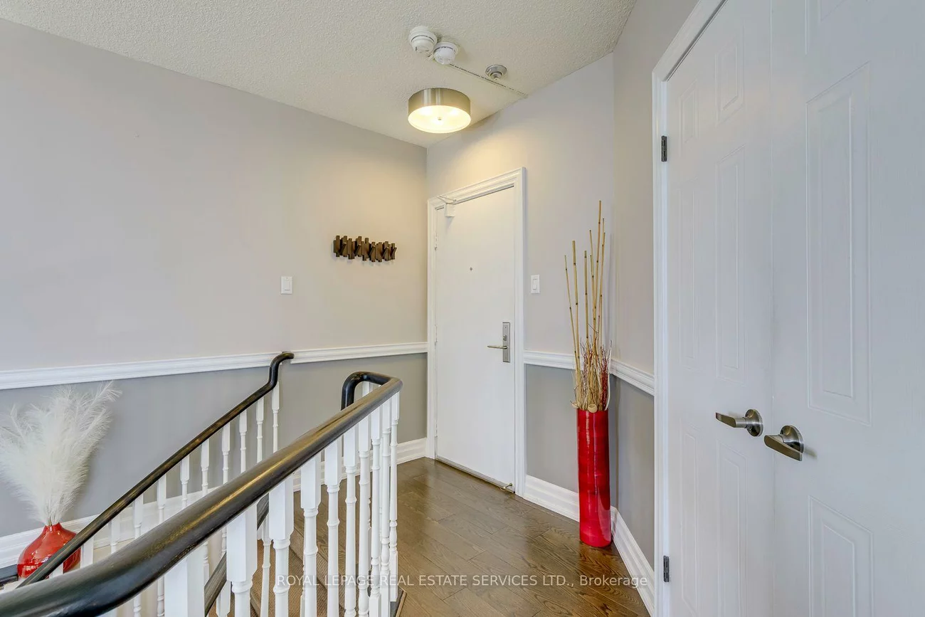 25, Fairview, Fairview, Mississauga