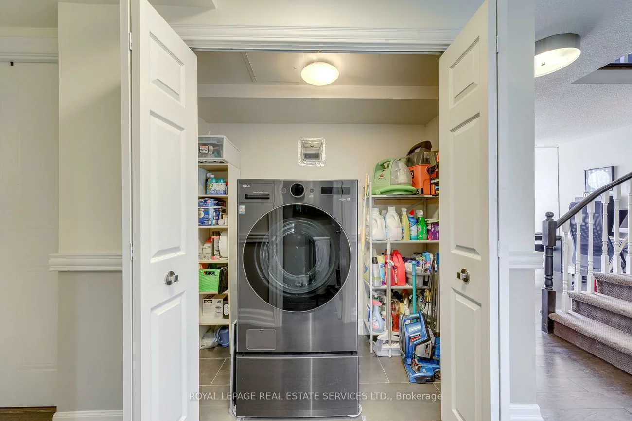 25, Fairview, Fairview, Mississauga