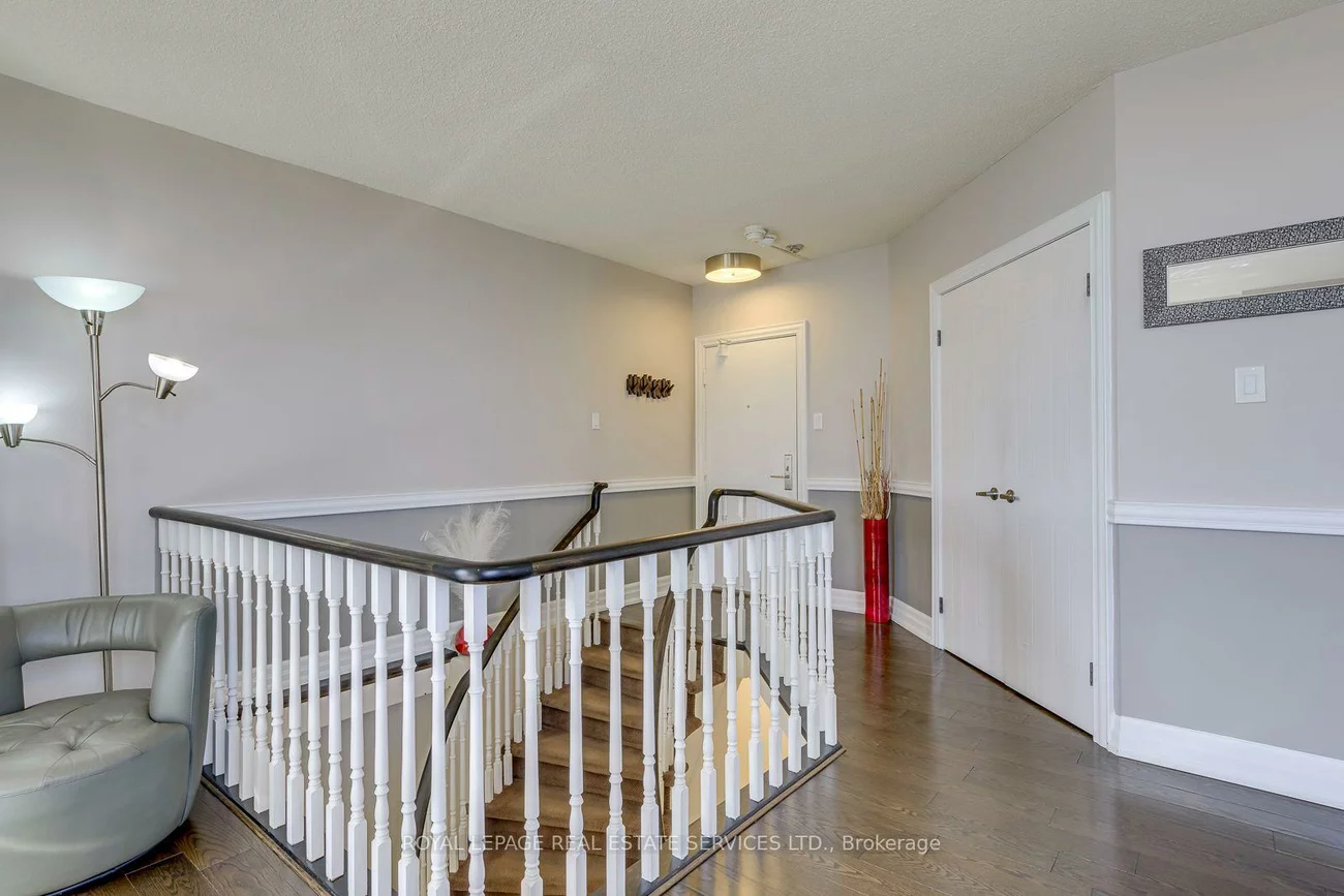 25, Fairview, Fairview, Mississauga
