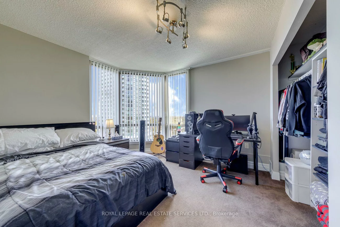 25, Fairview, Fairview, Mississauga