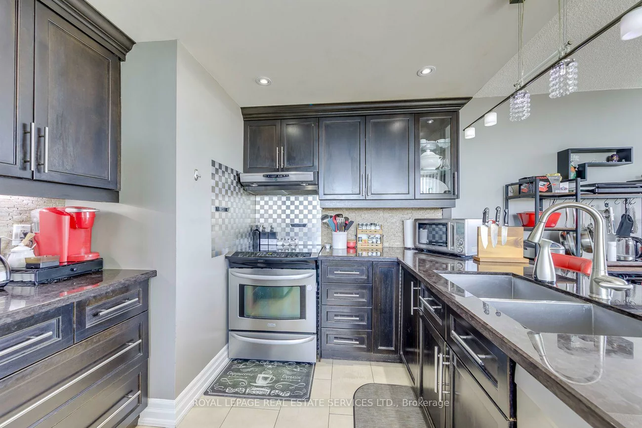 25, Fairview, Fairview, Mississauga