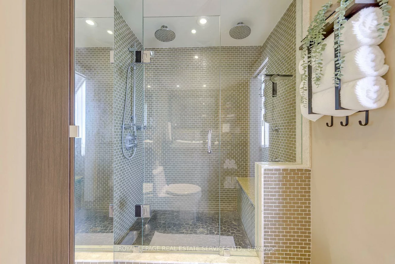 25, Fairview, Fairview, Mississauga