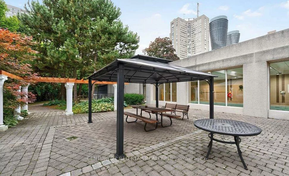 3695, Kaneff, Mississauga Valleys, Mississauga