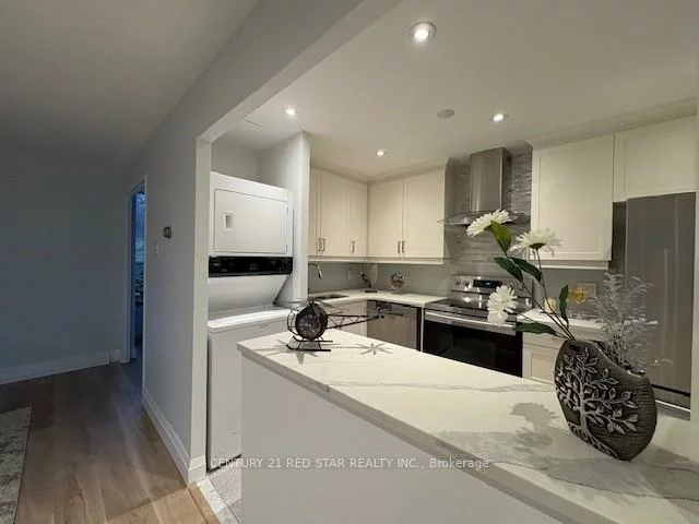 3695, Kaneff, Mississauga Valleys, Mississauga