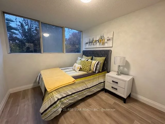 3695, Kaneff, Mississauga Valleys, Mississauga