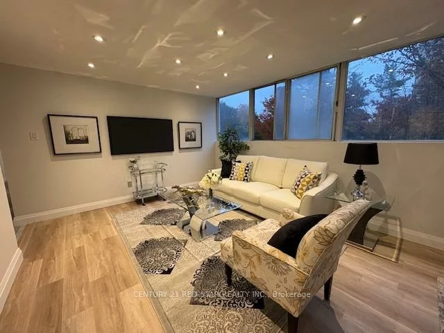 3695, Kaneff, Mississauga Valleys, Mississauga