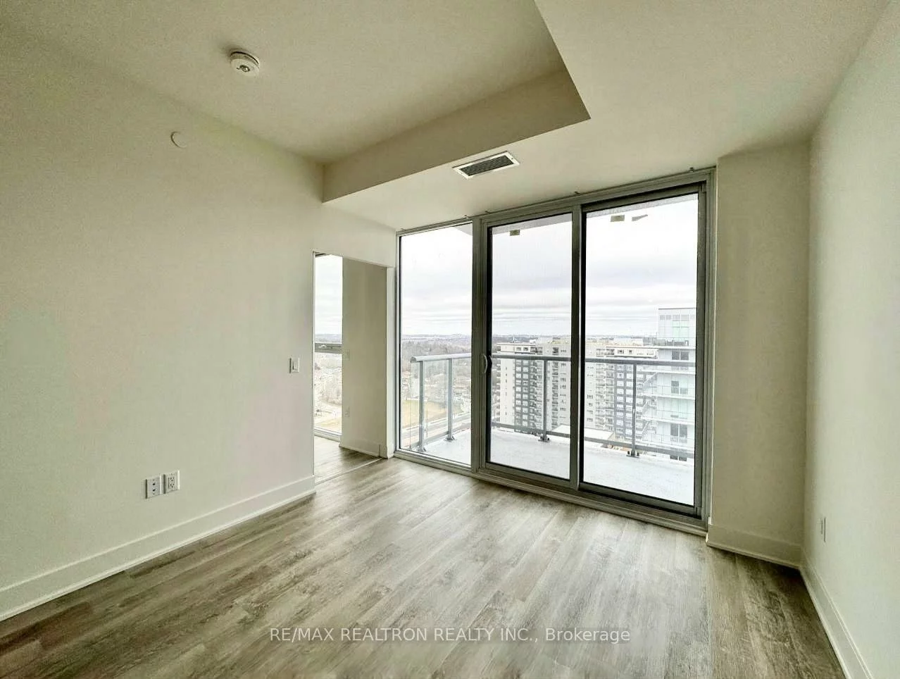 185, Deerfield, Central Newmarket, Newmarket