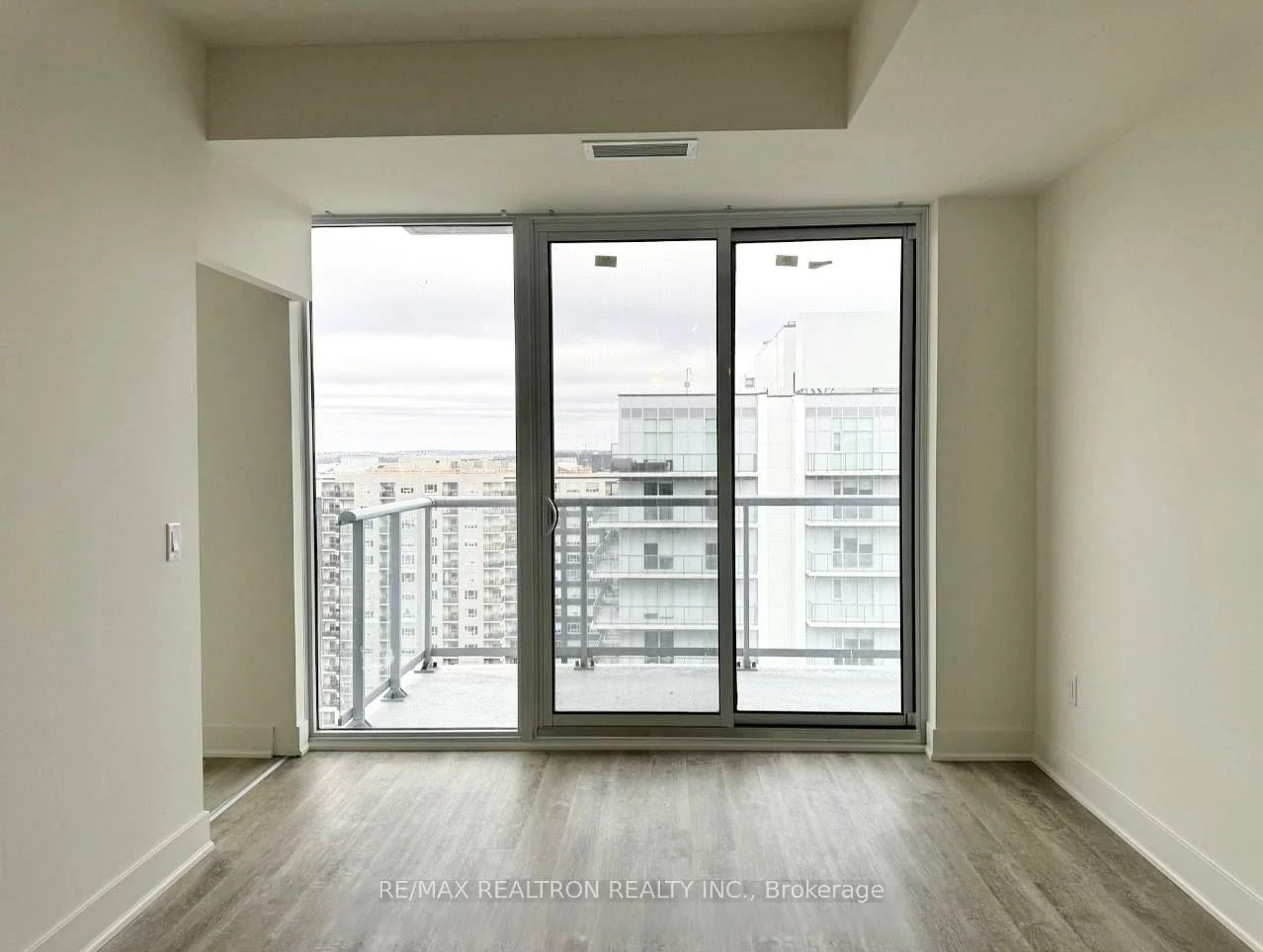 185, Deerfield, Central Newmarket, Newmarket