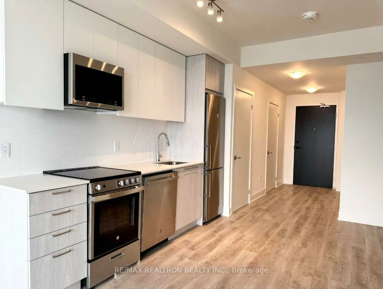 185, Deerfield, Central Newmarket, Newmarket