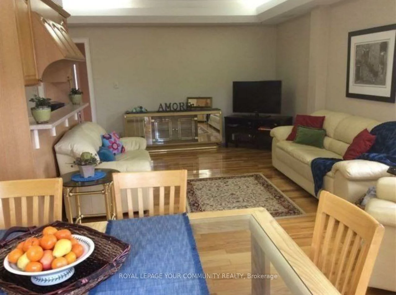 451, Botsford, Central Newmarket, Newmarket