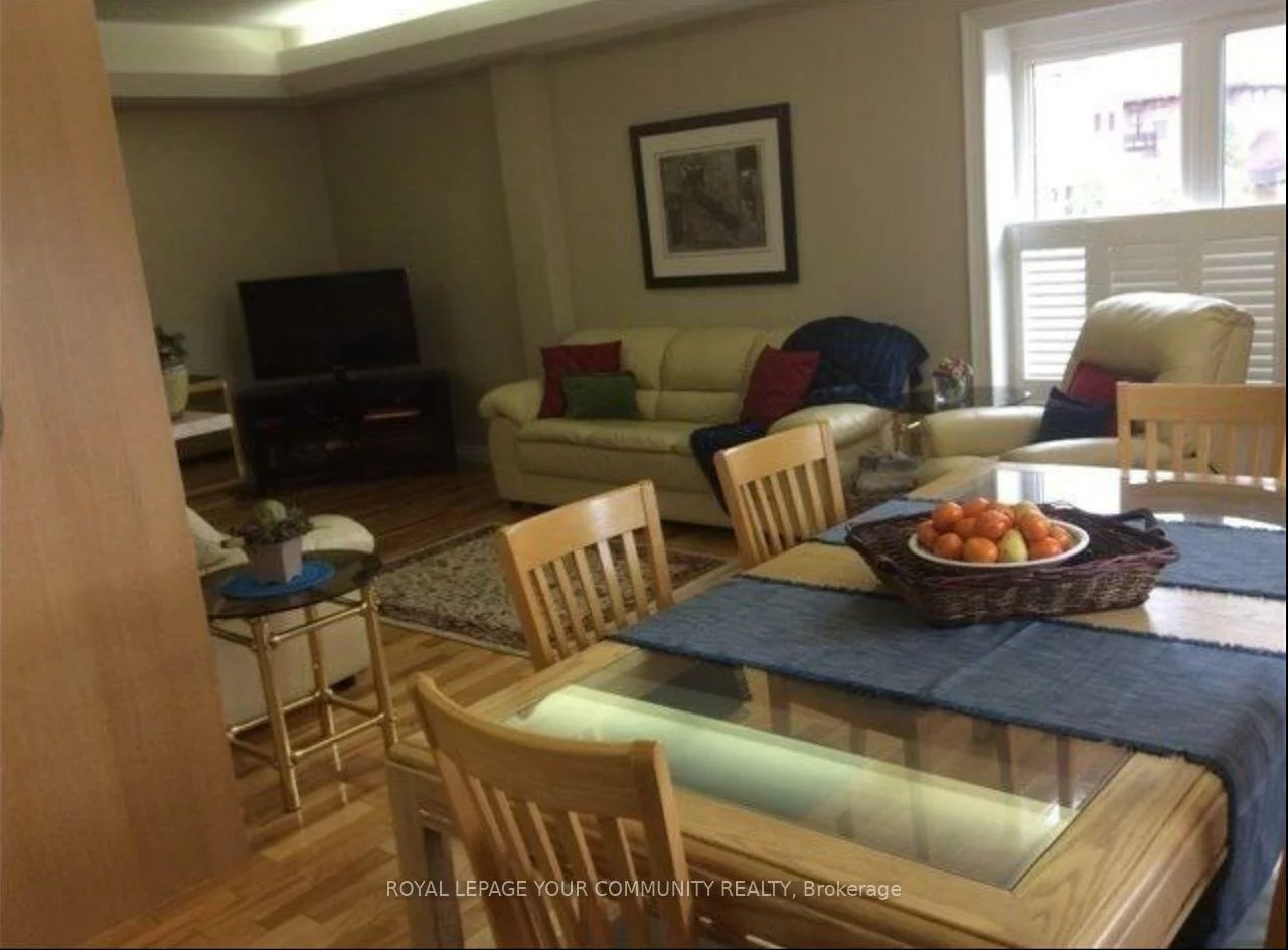 451, Botsford, Central Newmarket, Newmarket