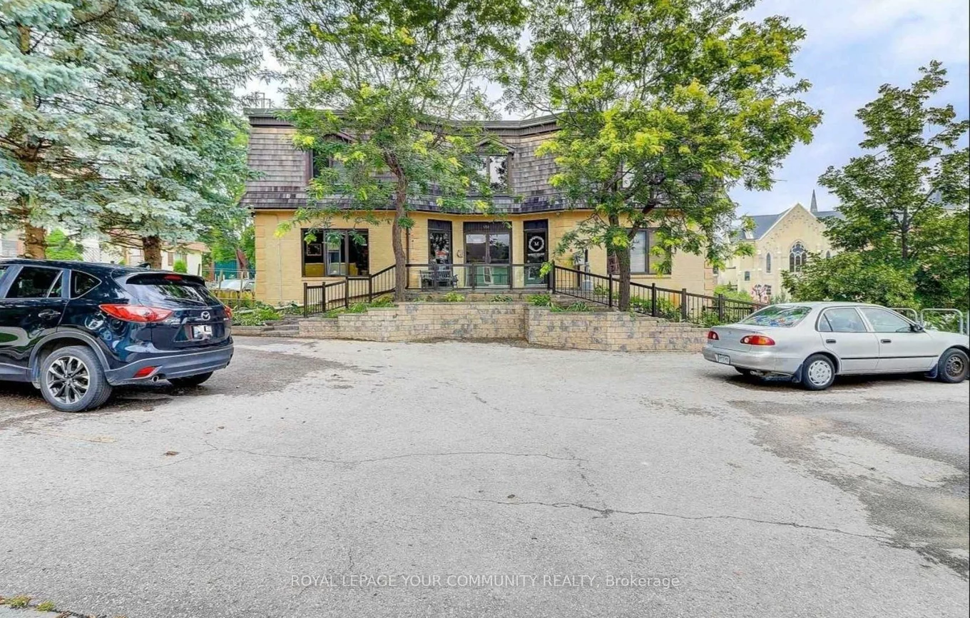 451, Botsford, Central Newmarket, Newmarket
