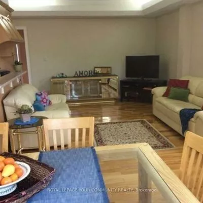 451, Botsford, Central Newmarket, Newmarket