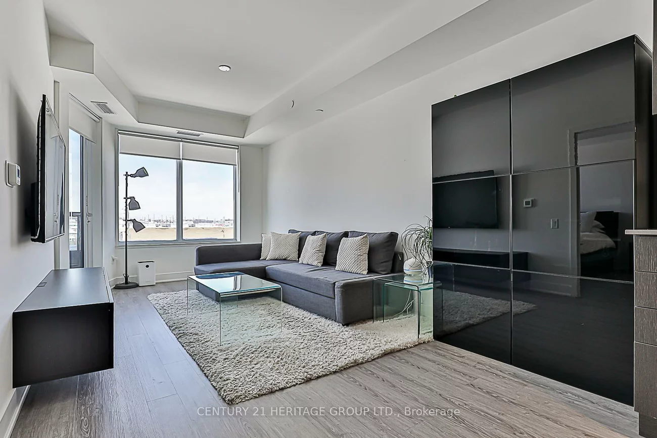 185, Deerfield, Central Newmarket, Newmarket