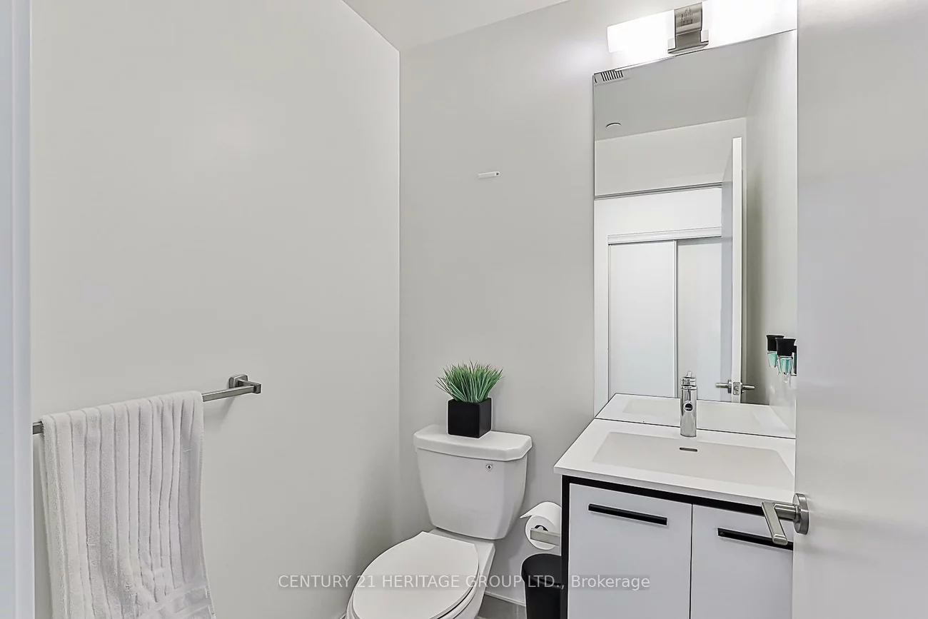 185, Deerfield, Central Newmarket, Newmarket