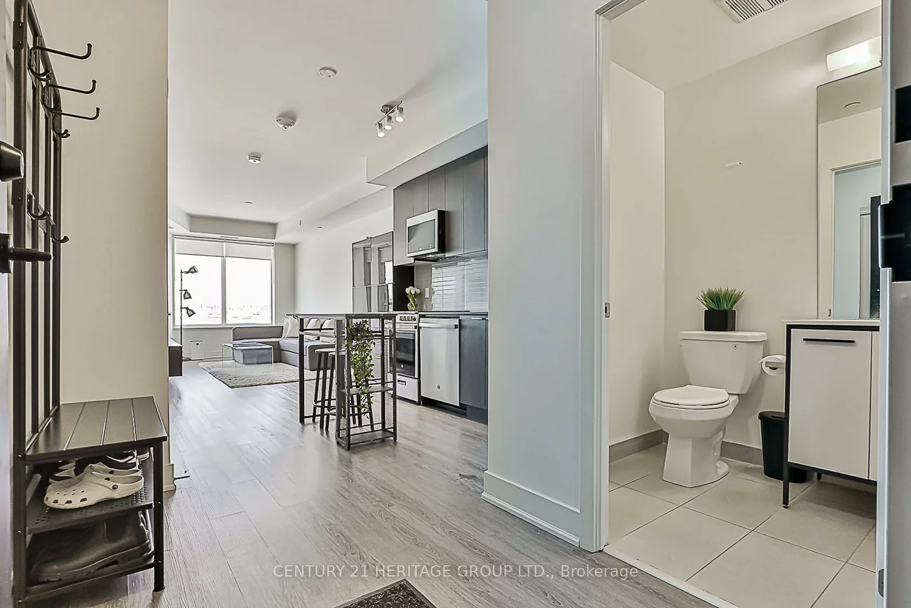 185, Deerfield, Central Newmarket, Newmarket