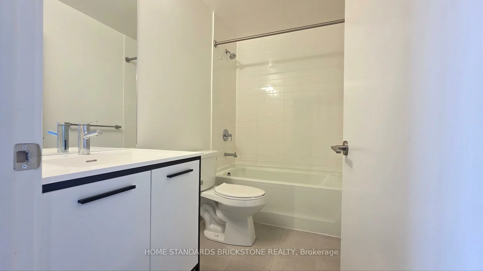 185, Deerfield, Central Newmarket, Newmarket
