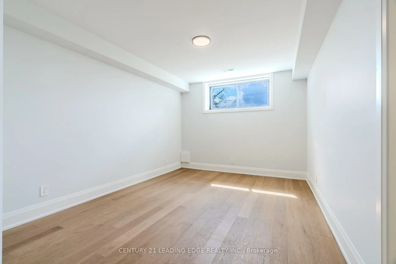 59, CHARLES, Central Newmarket, Newmarket
