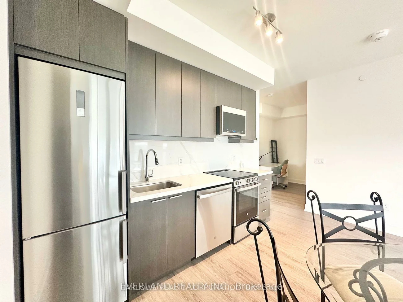185, Deerfield, Central Newmarket, Newmarket
