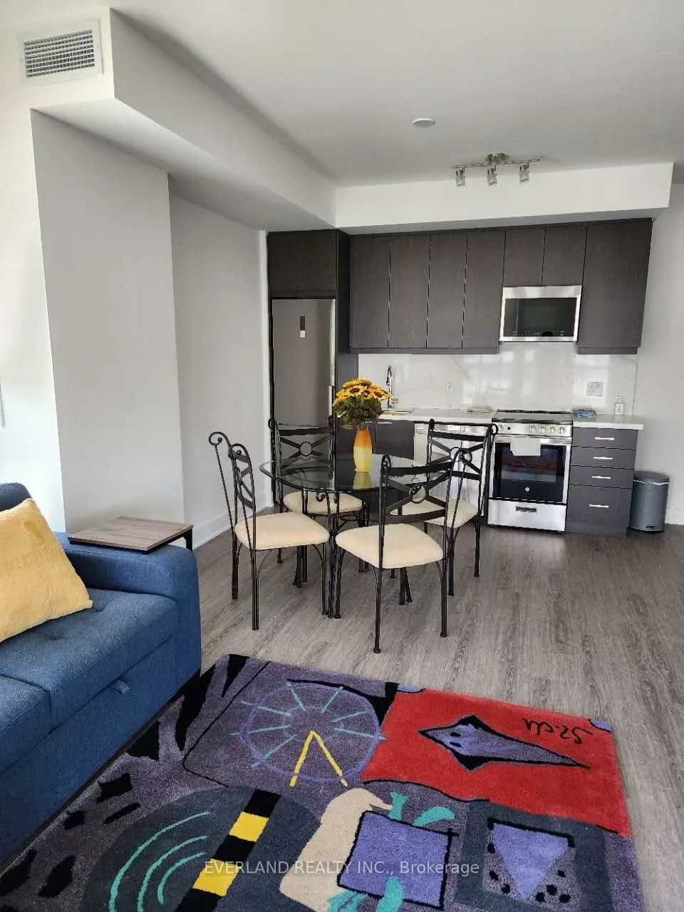 185, Deerfield, Central Newmarket, Newmarket