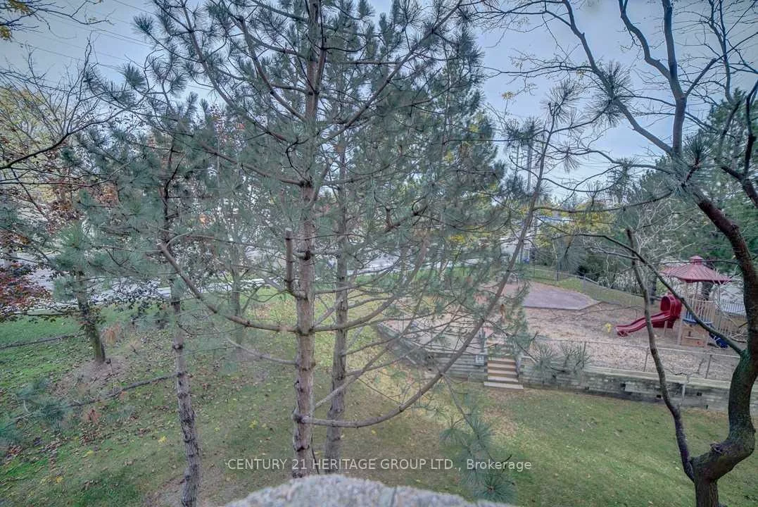 260, Davis, Central Newmarket, Newmarket