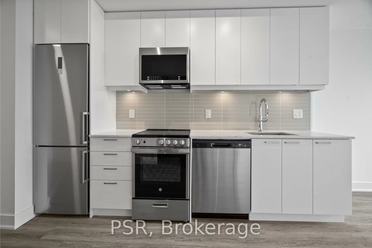 200, Deerfield, Central Newmarket, Newmarket