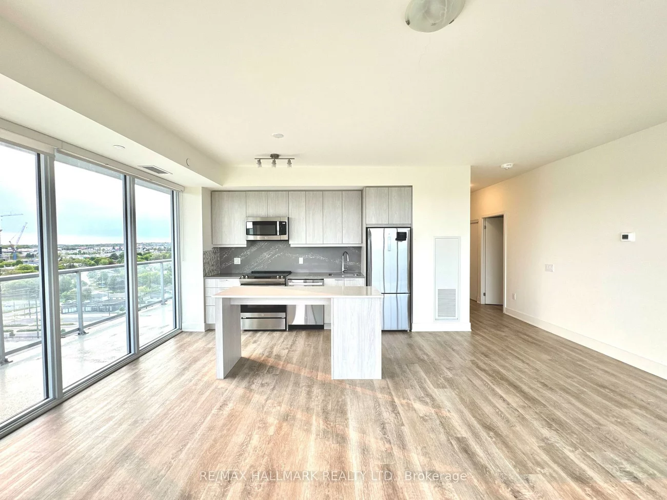 185, Deerfield, Central Newmarket, Newmarket