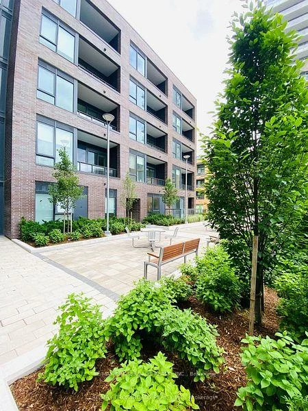 185, Deerfield, Central Newmarket, Newmarket