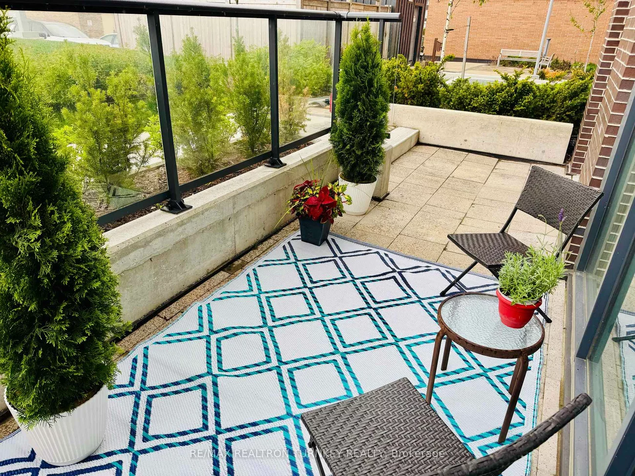 185, Deerfield, Central Newmarket, Newmarket