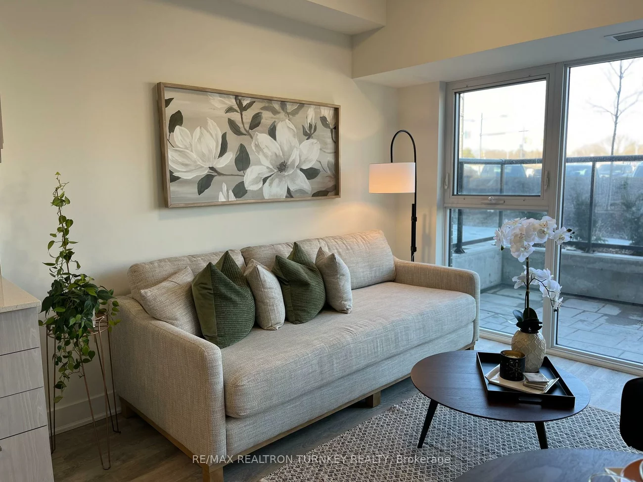 185, Deerfield, Central Newmarket, Newmarket
