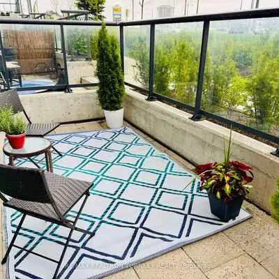 185, Deerfield, Central Newmarket, Newmarket