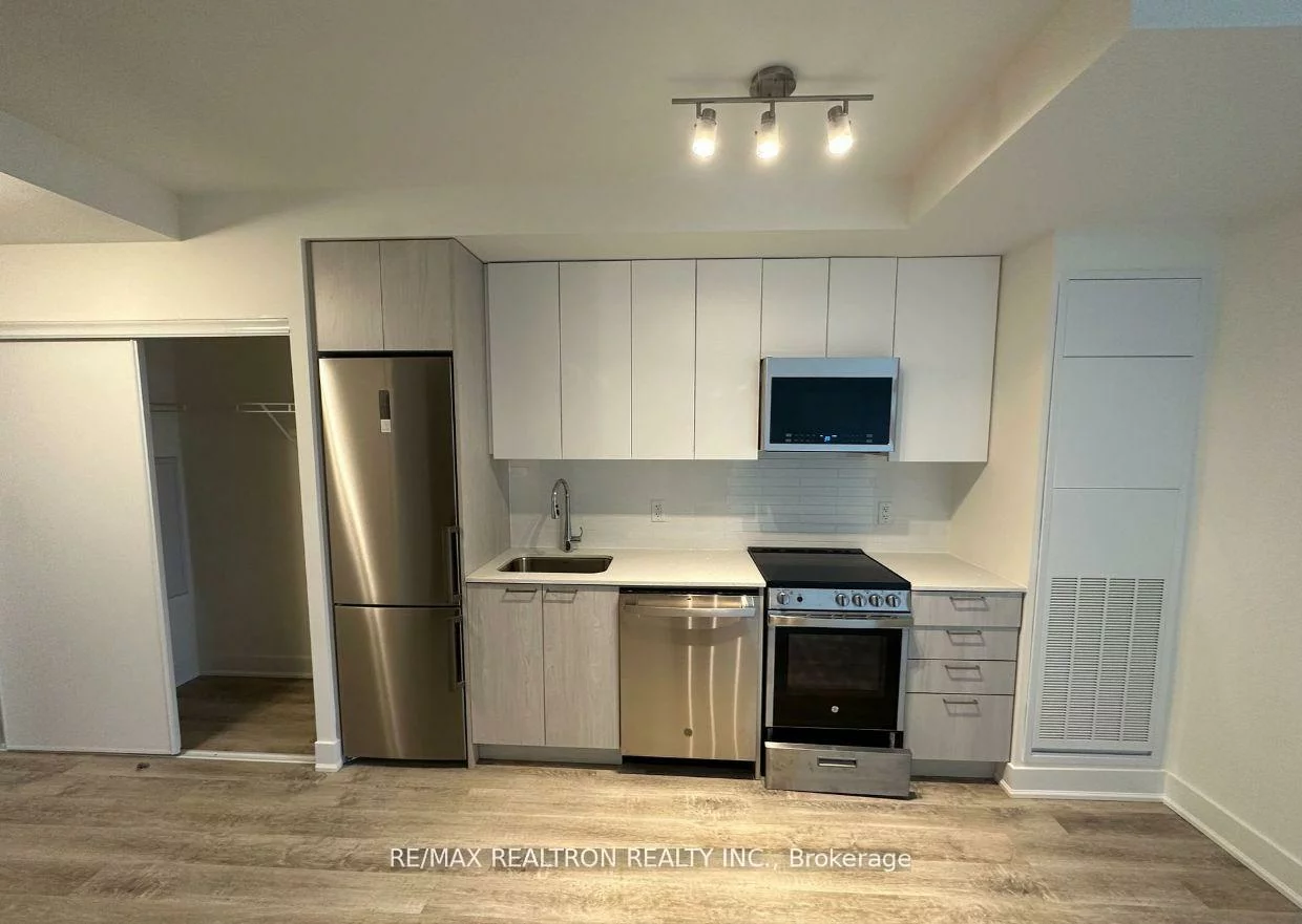185, Deerfield, Central Newmarket, Newmarket
